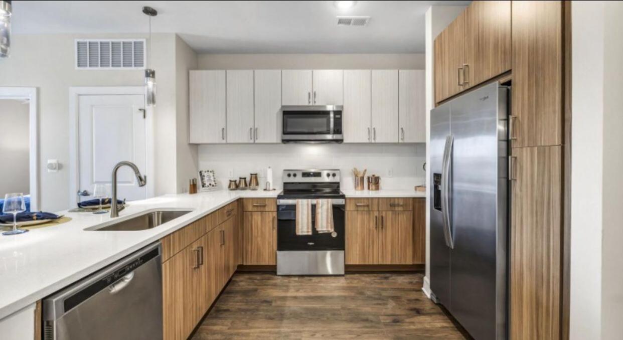 Spacious Castle W Gym Pool Free Parking I Walk To Dowtown N Broadway Nashville Buitenkant foto