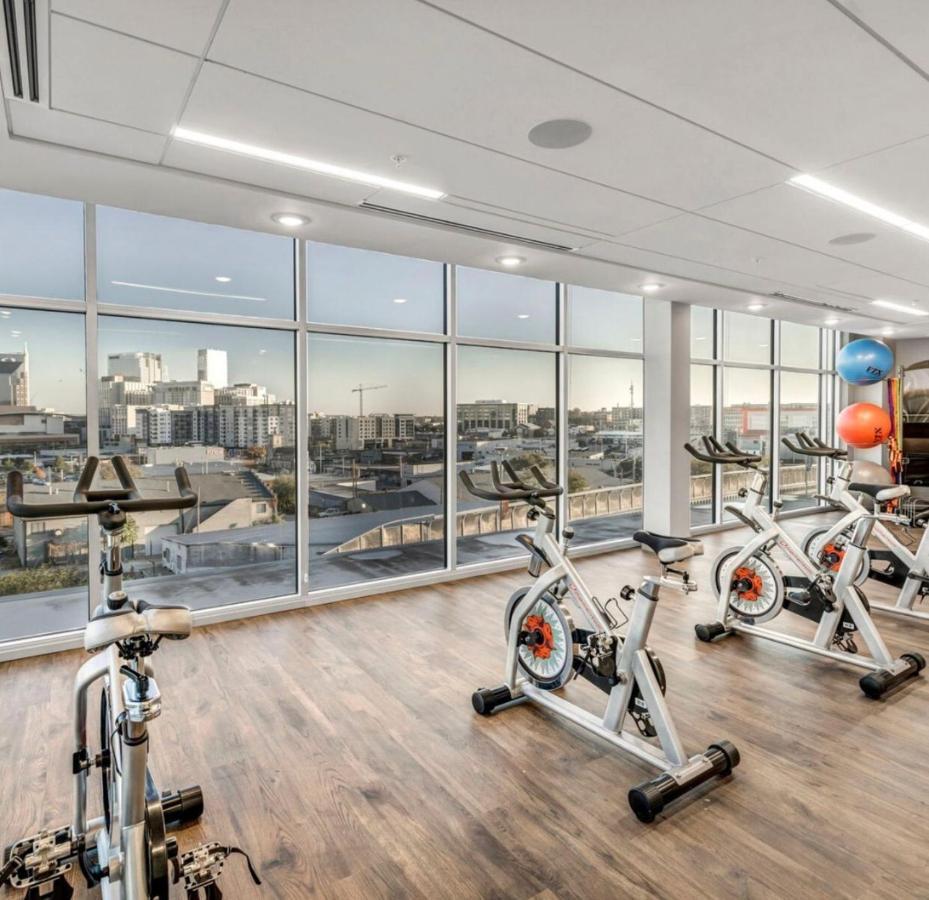 Spacious Castle W Gym Pool Free Parking I Walk To Dowtown N Broadway Nashville Buitenkant foto
